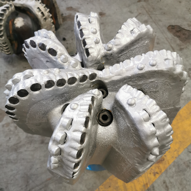 PDC 15 Inch 6 5/8 API Reg Hard Rock Oilfield Drilling Bits