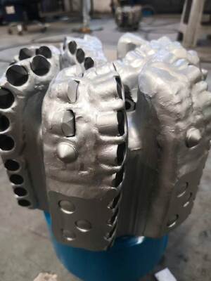 8.5 اینچ فولاد بدن 7 تیغه 16 میلی متر قطعه اصلی سنگ Pdc حفاری بیت